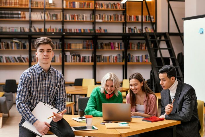 MBA Program Information Guide: Explore Management Courses, Academic Insights, Application Tips, and Professional Development Facts